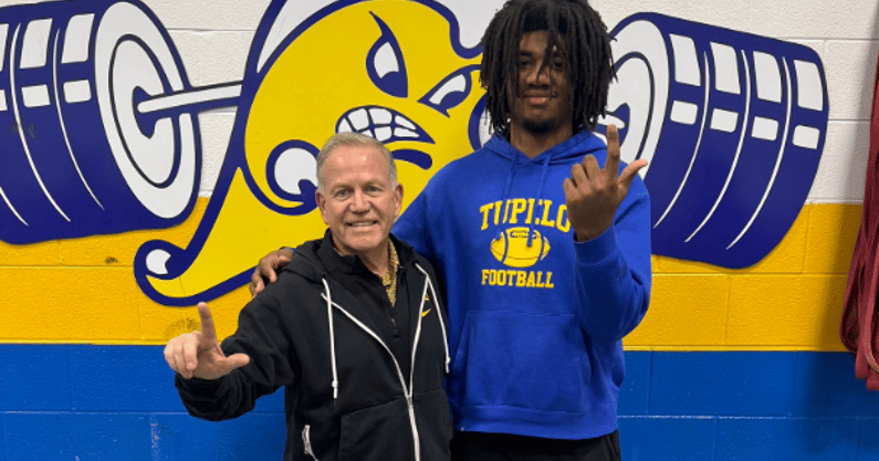 LSU head coach Brian Kelly and the Tigers are seeing some top EDGE rushers on Monday (Photo: Chad Simmons/On3)